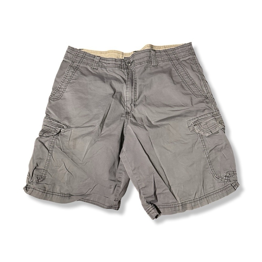 Vintage Union Bay Gray Cargo Shorts Size W36 Y2K Outerwear